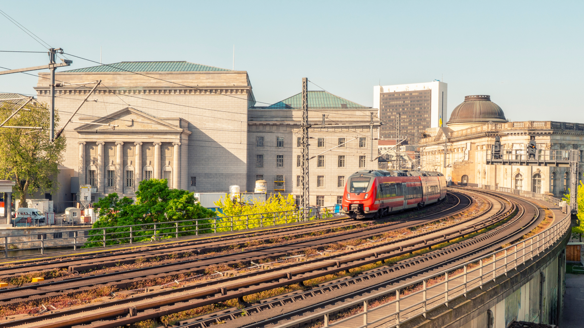 S-Bahn w Niemczech to szybki i wygodny środek transportu publicznego dla pracowników tymczasowych dojeżdżających do pracy w magazynie